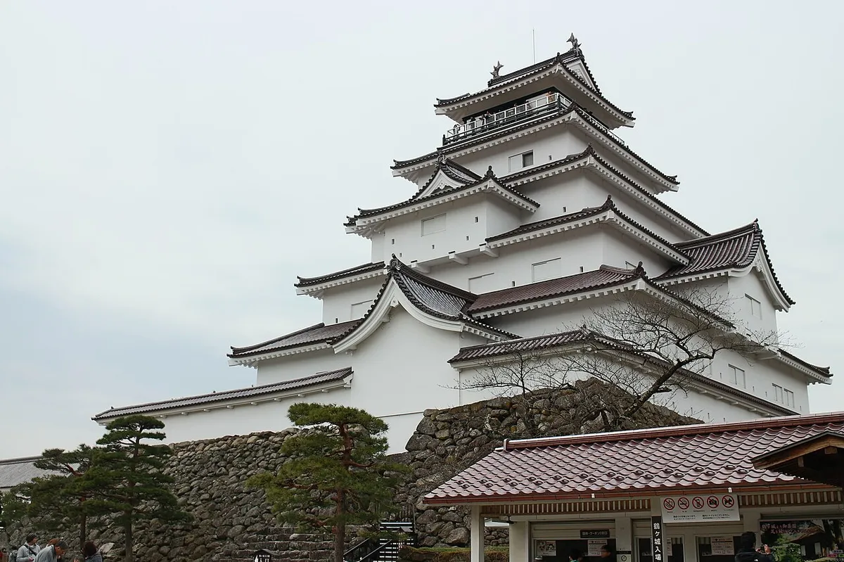 Aizu-Wakamatsu Castle (会津若松城)