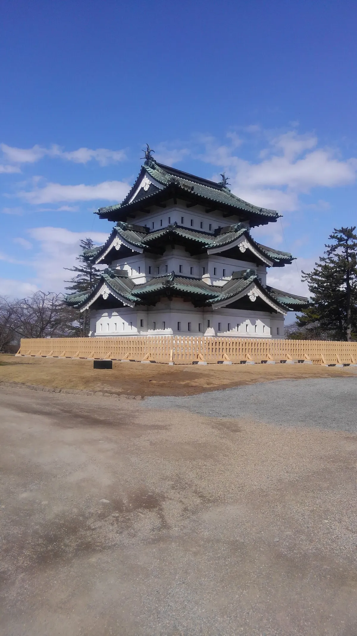 Hirosaki Castle (弘前城)