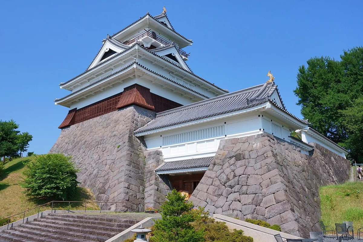 Kaminoyama Castle (上山城)