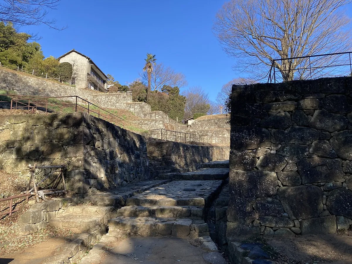 Kanayama Castle (金山城)