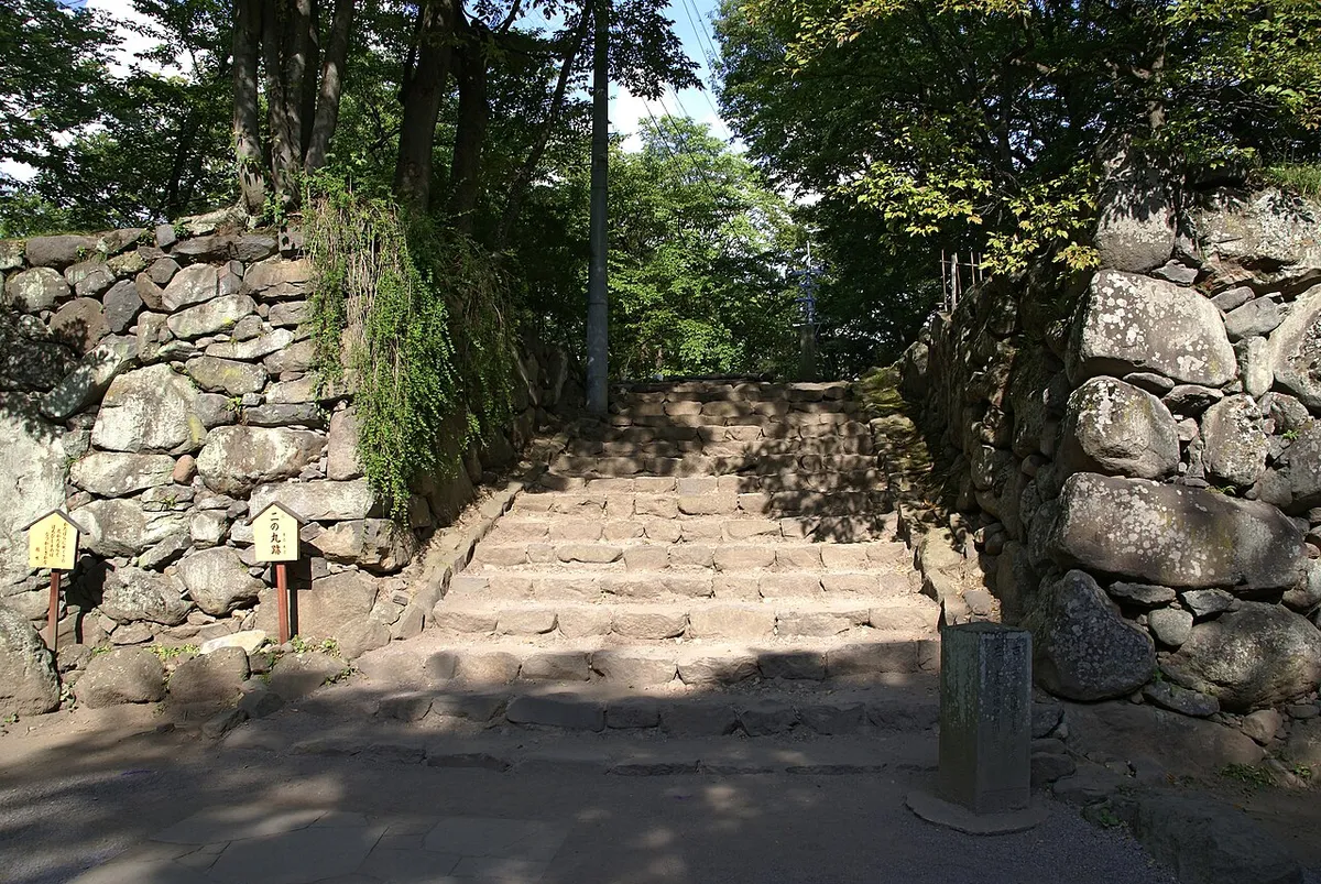 Komoro Castle (Kaikoen) (小諸城（懐古園）)