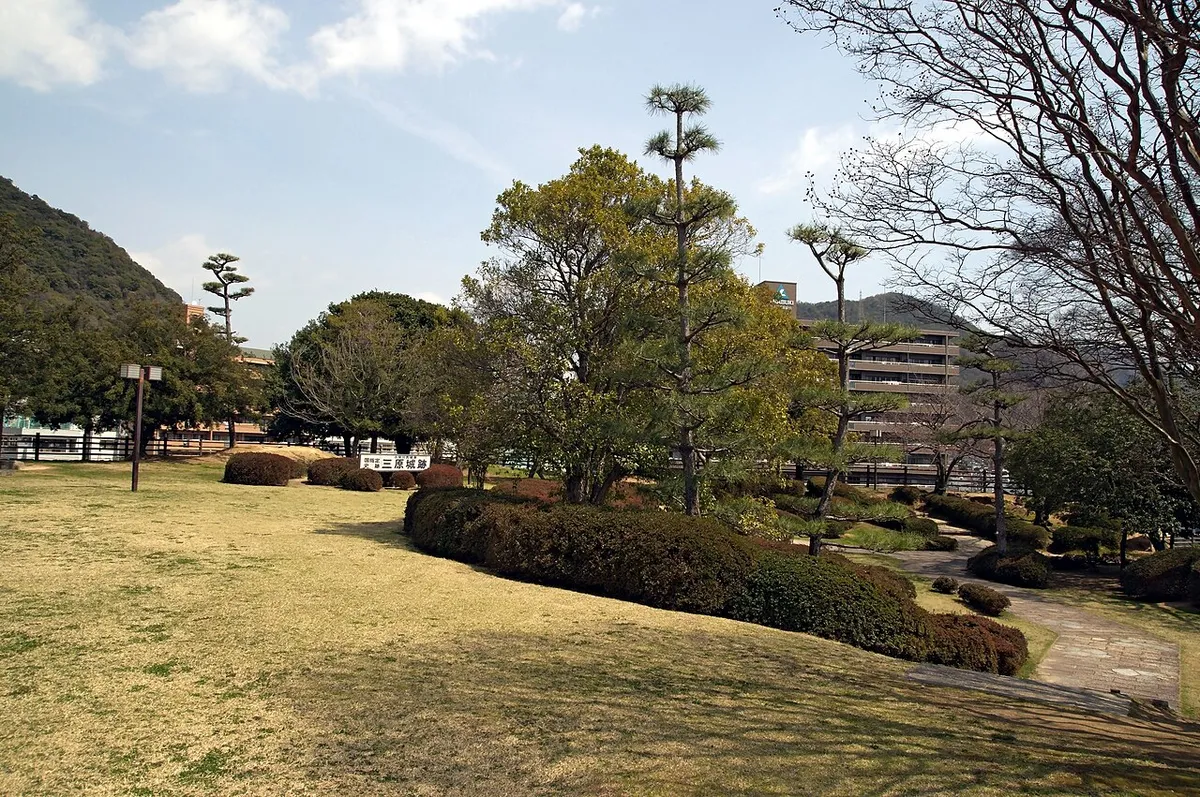 Mihara Castle (三原城)