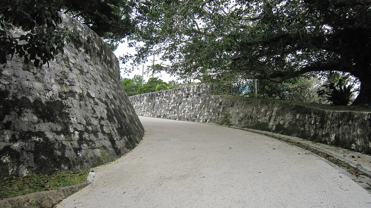 Shuri Castle (首里城)
