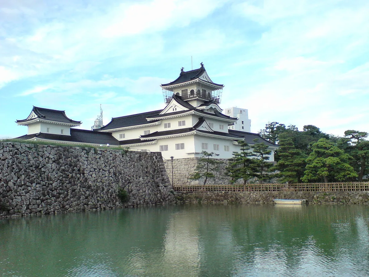 Toyama Castle (富山城)